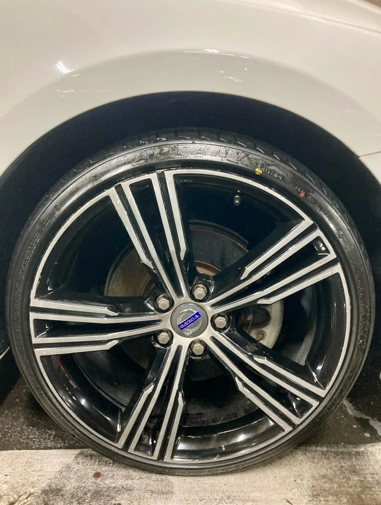 メガ桐生ドンキ🐧 只今イベント出店中🎶 ボルボ ご新規様🚘